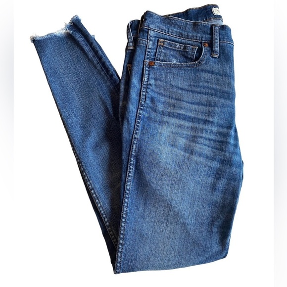 MADEWELL 9” Rise Woman’s Skinny Artificial Rip and Repair, Chewed Hems - Picture 8 of 10
